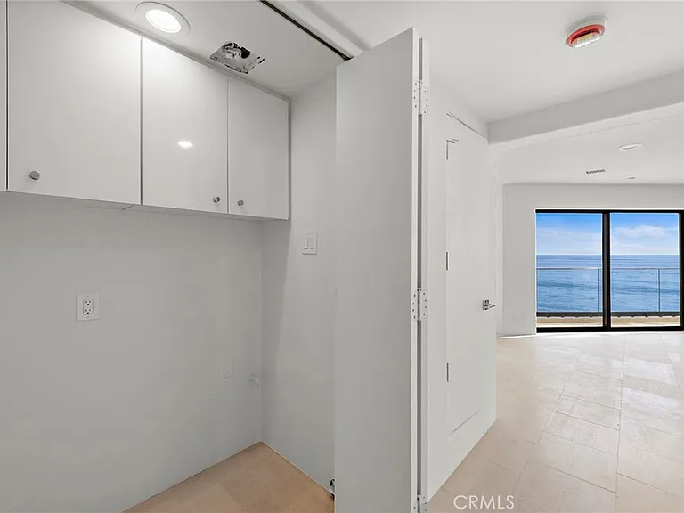 715 Oceanfront Front — Photo 25