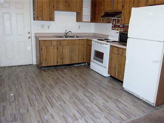 3rd image of 3718 W Bay Ave #D