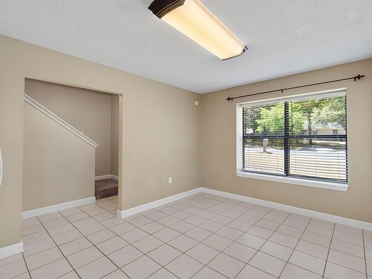 519 Matthew St — Photo 11