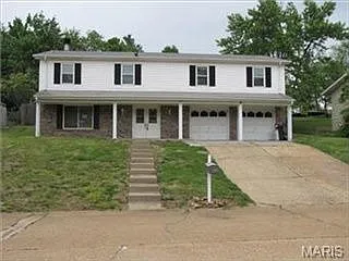 709 Valley View Dr photo 1