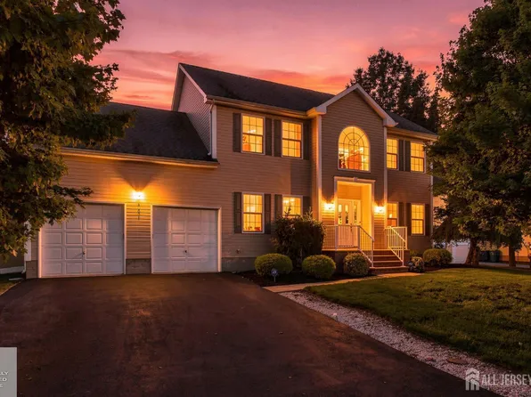 101 Churchill Ave, Somerset, NJ 08873