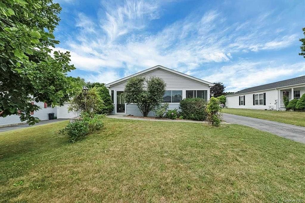 28 Gables, Poughkeepsie, NY 12603 Zillow