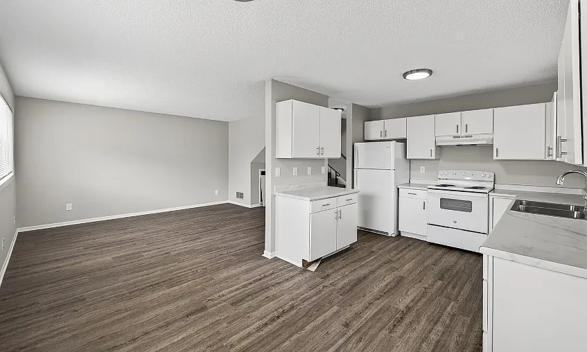 3 bed, 1000 sqft, $1,900 — Photo 4