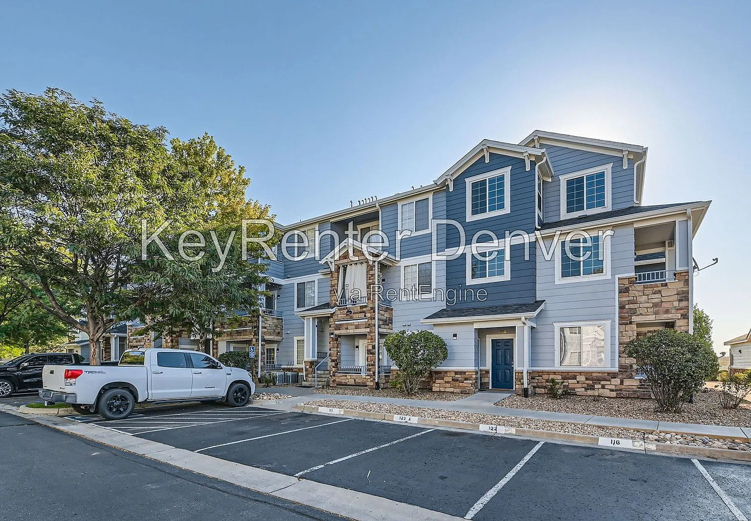 2 bed, 2.0 bath, 1148 sqft, $1,625 — Photo 2