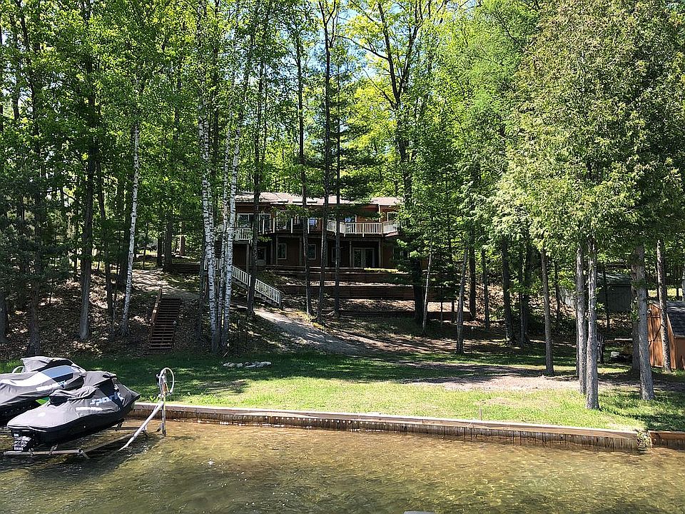1st image of 18880 Hill Ct