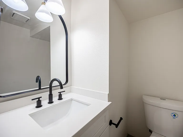 208 Bruce St #C — Photo 20