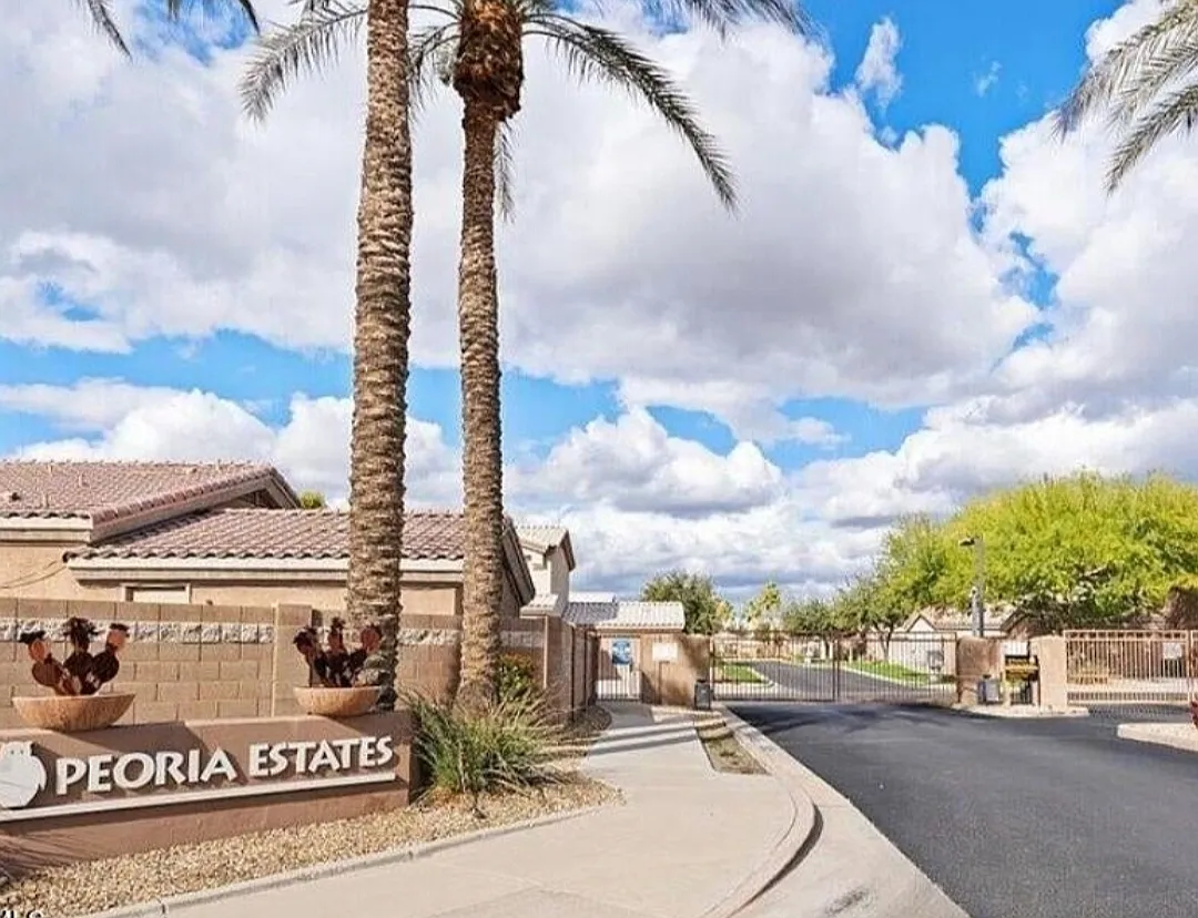 3 bed, 2.5 bath, 1353 sqft, $4,700 — Photo 3