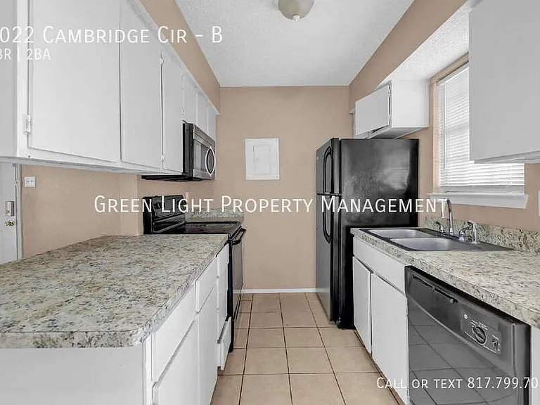 8022 Cambridge Cir #B — Photo 7