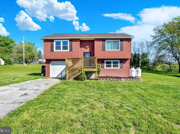 3349 Night In Gale Dr, Dover, PA 17315
