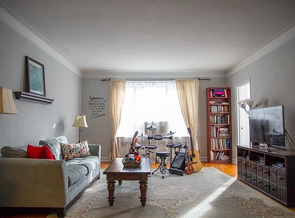 3rd image of 21 N Chatsworth Ave APT 3E