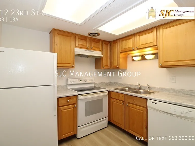 412 23rd St SE #A — Photo 5