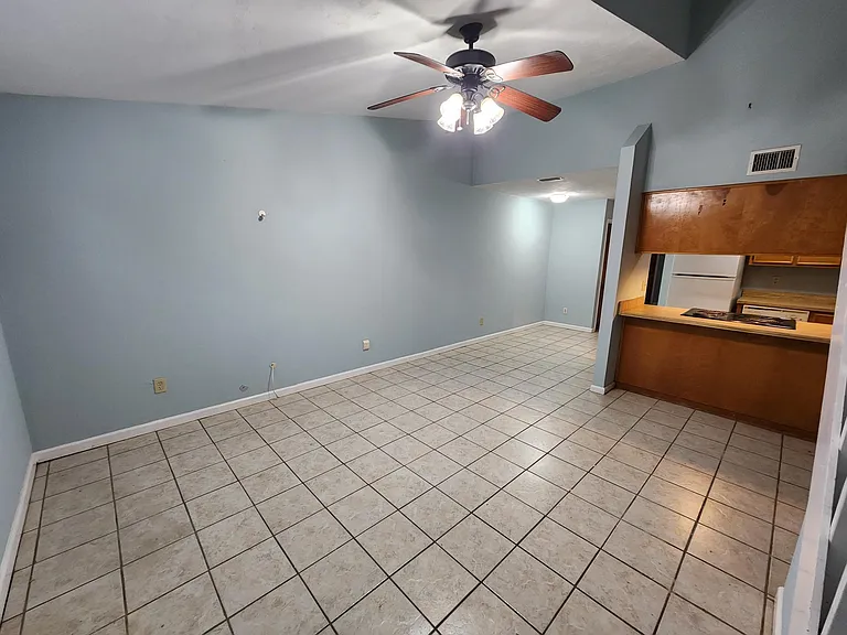 332 Hayden Rd — Photo 8