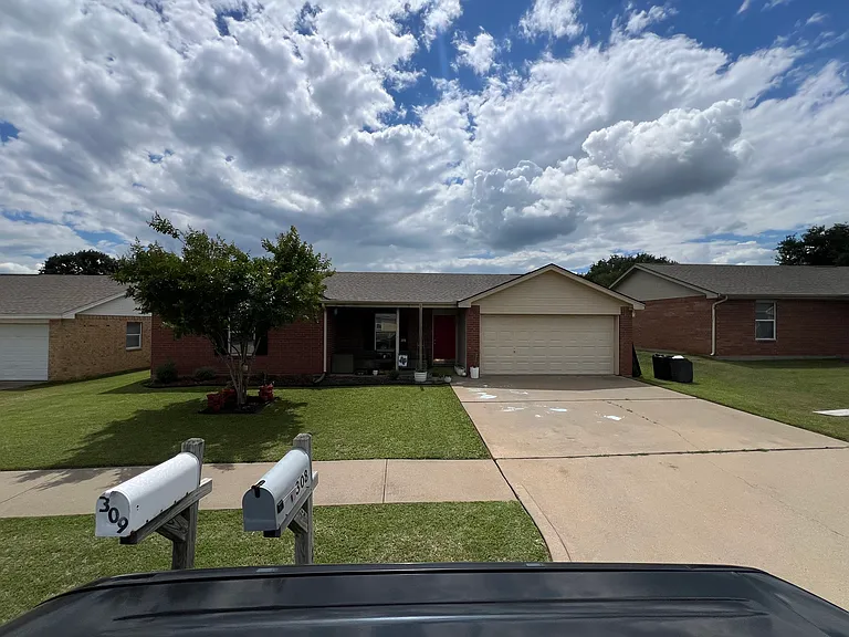 308 Kathy Ln — Photo 15