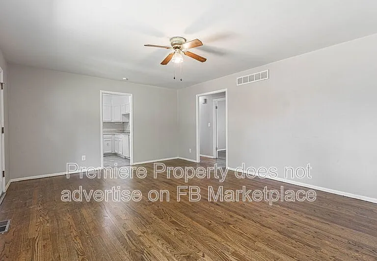 1515 N Pearl St — Photo 3