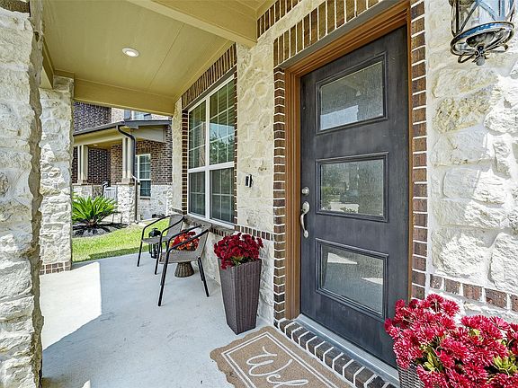 3rd image of 24726 Aliaga Glen Dr