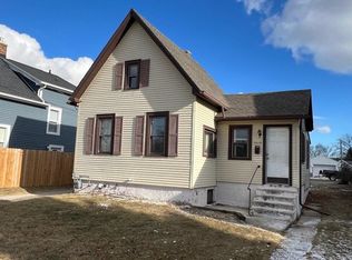 1019 N 21st St, Manitowoc, WI 54220