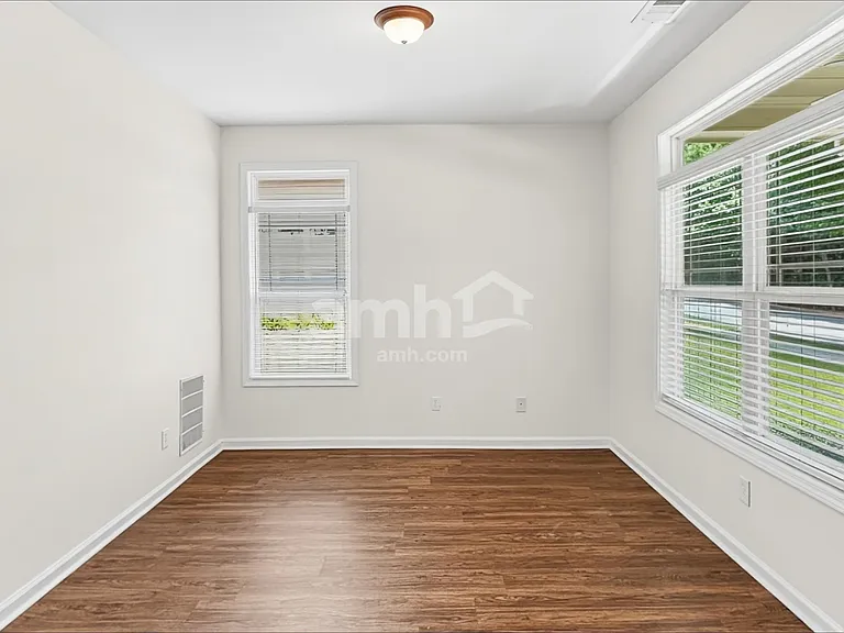 302 Harmony Lake Dr — Photo 9