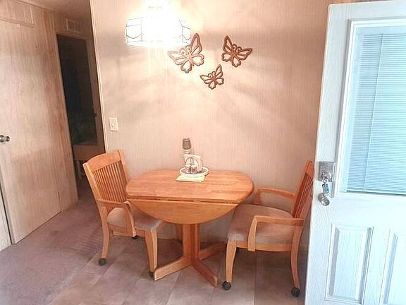 3rd image of 56 Pleasant Cir