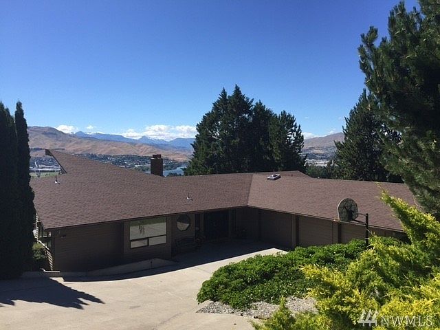 1st image of 2410 Mountain View Dr