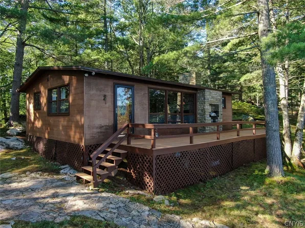 559 Indian Point Rd, Hammond, NY 13679
