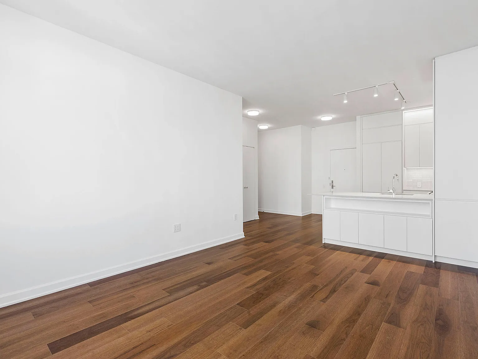 77 West 24th Street — Photo 4
