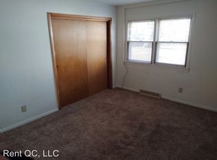1727 9th Ave APT 3, Moline, IL 61265
