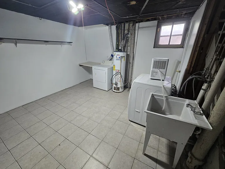 1213 NE Glendale Ave — Photo 11
