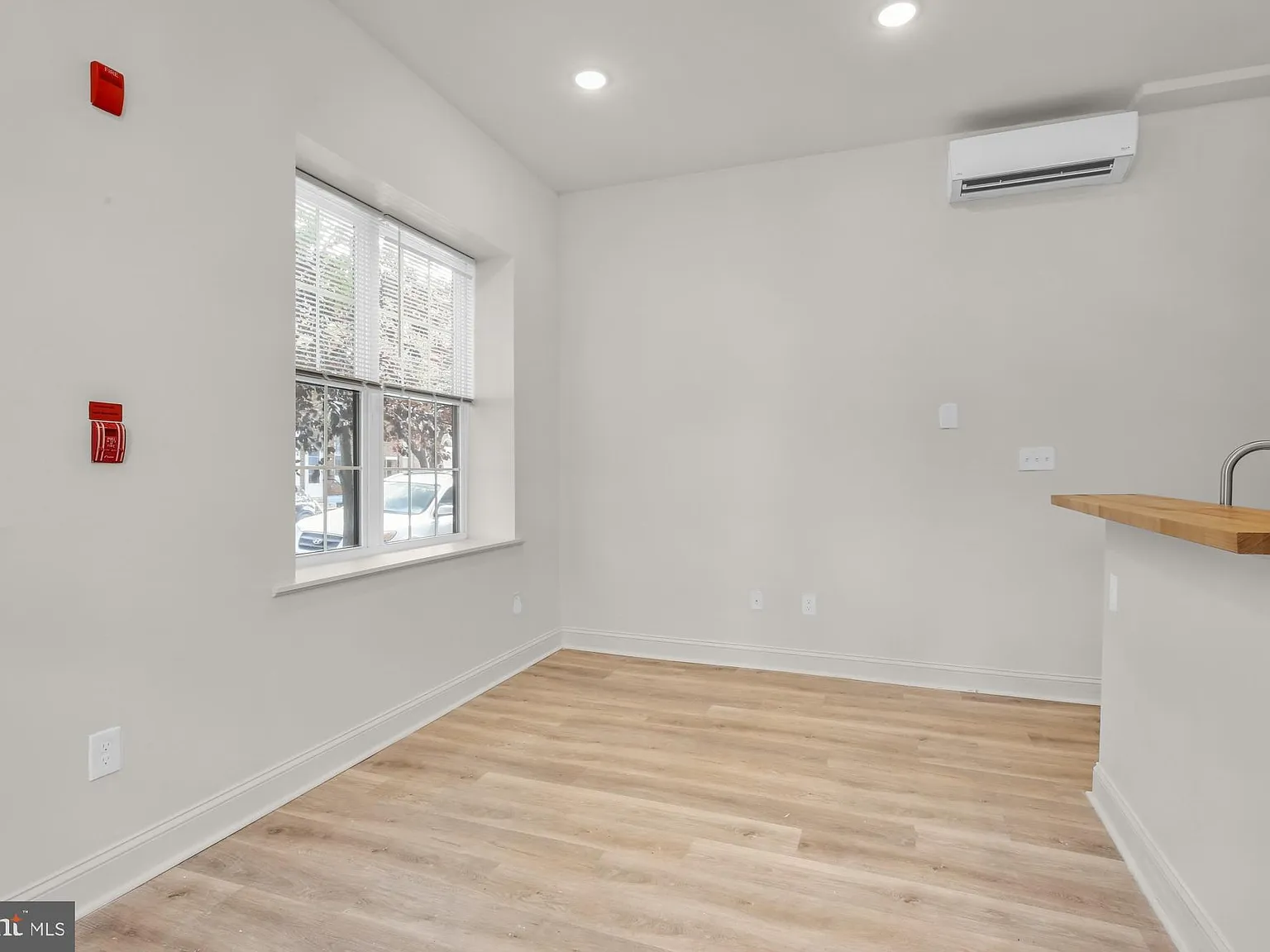 2 bed, 1.0 bath, $1,395 — Photo 4