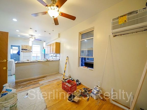 2nd image of 3061 23rd St #2R