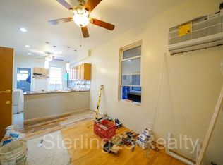 3061 23rd St APT 2L, Astoria, NY 11102
