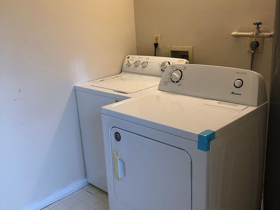 Laundry/Washer and Dryer New