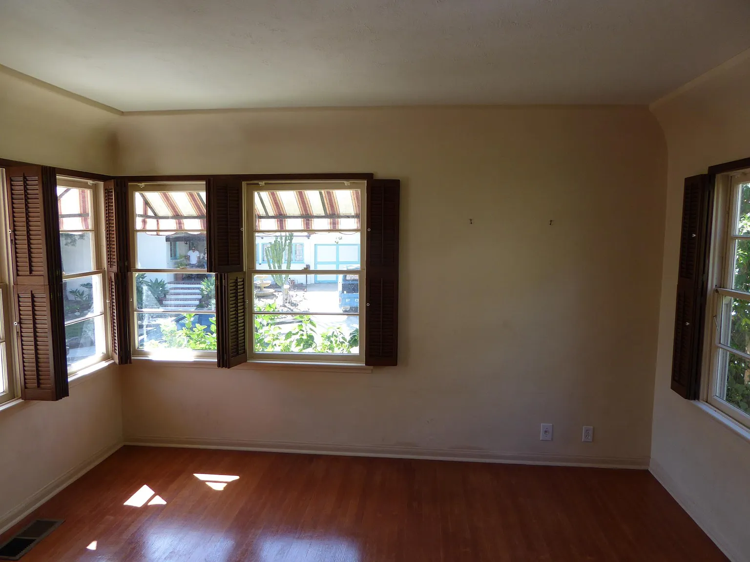 2 bed, 1147 sqft, $3,700 — Photo 4