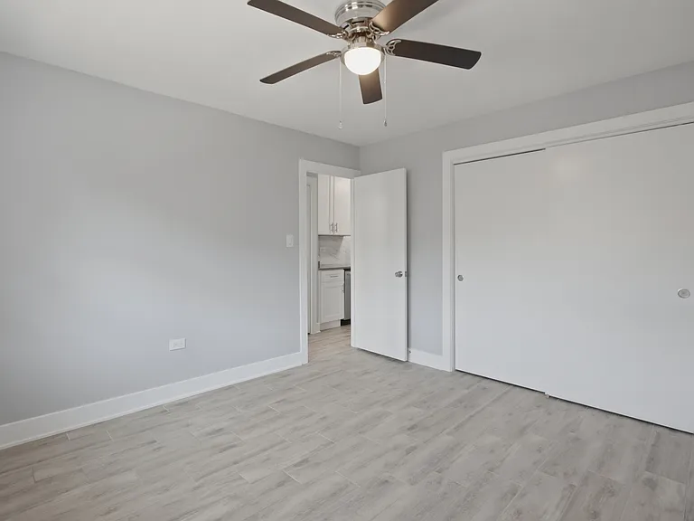 2537 S Merrill Ave #1 — Photo 8