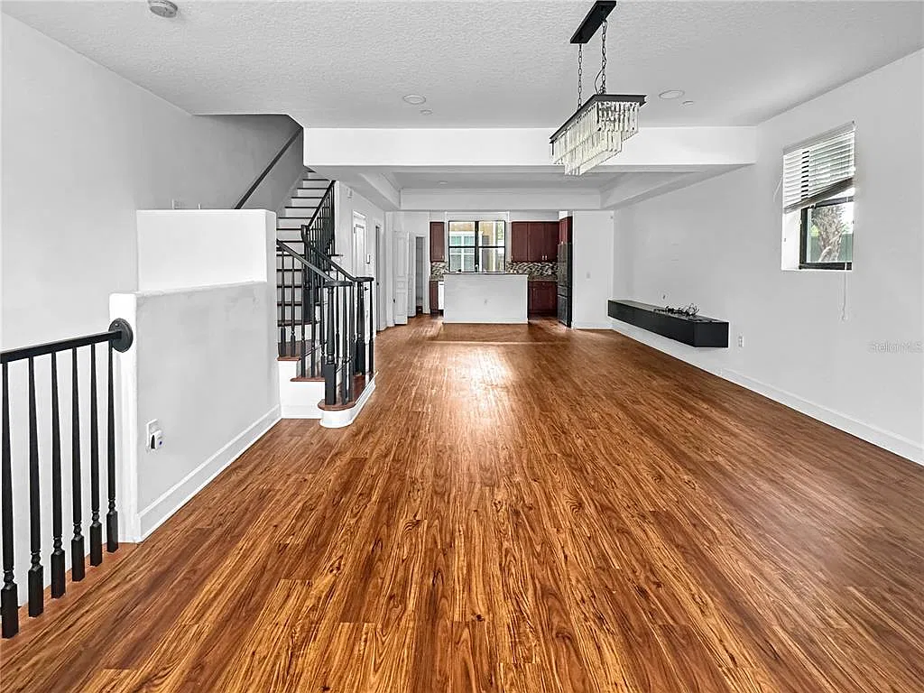 3 bed, 3.5 bath, 2280 sqft, $3,950 — Photo 3