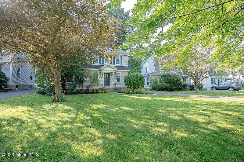 3rd image of 1165 Highland Park Road