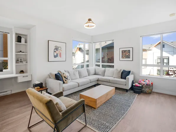 15151 Edmund Dr #60, Surrey, BC V3S 0B2