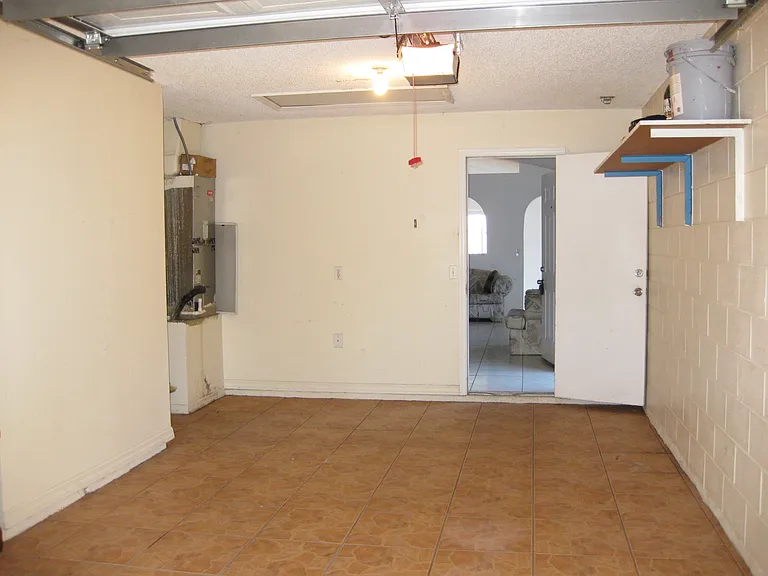 8629 Claiborne Ct — Photo 6