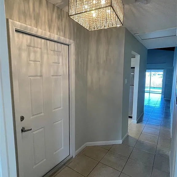5420 SW 25th Ave — Photo 4