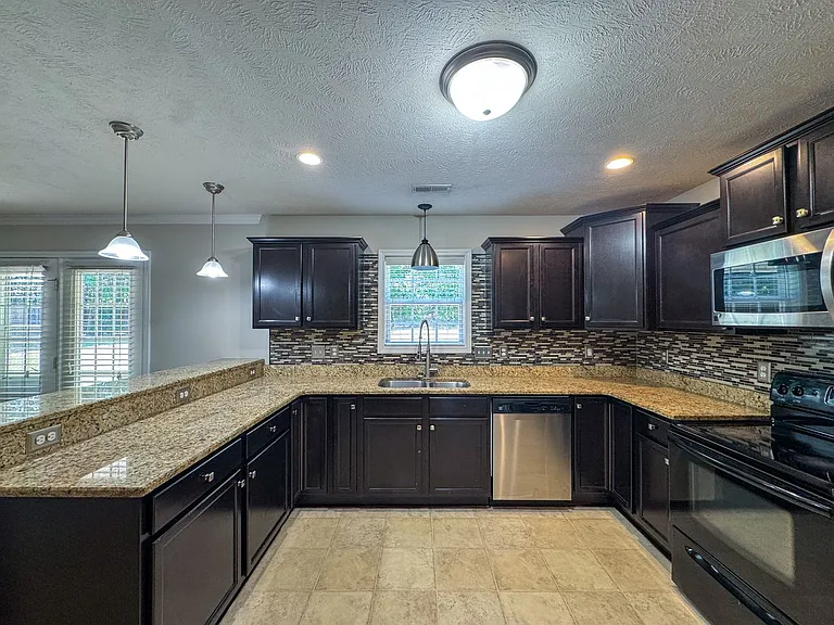 111 Whistling Pine Dr — Photo 9