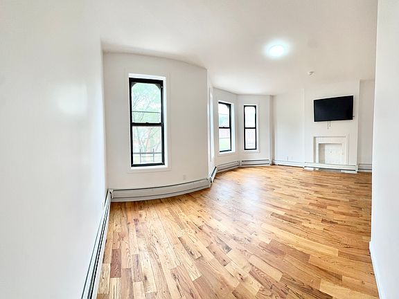 5th image of 762 Beck St #3R