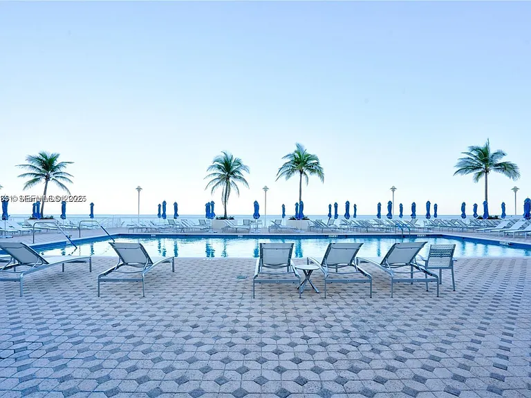 1904 S Ocean Dr #1707 — Photo 2