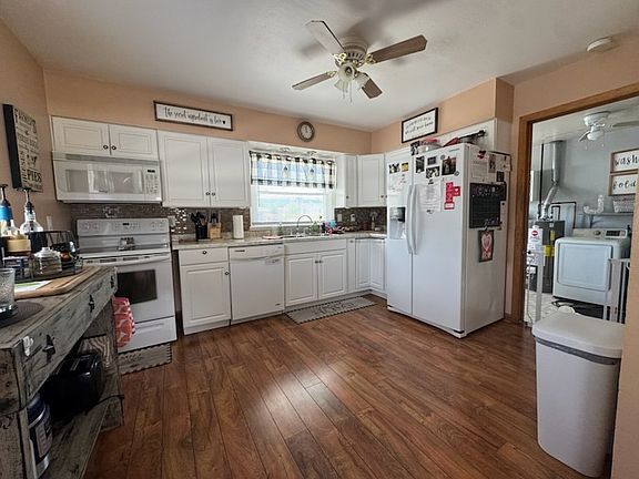 3rd image of 915 W 19th St