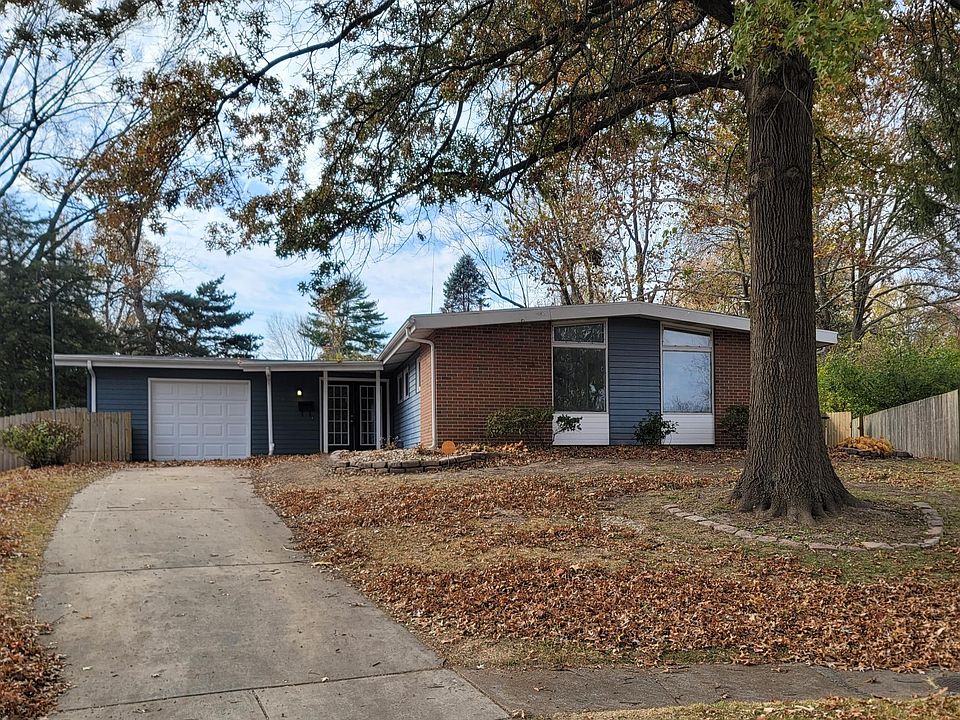 1st image of 365 Holiday Hill Dr