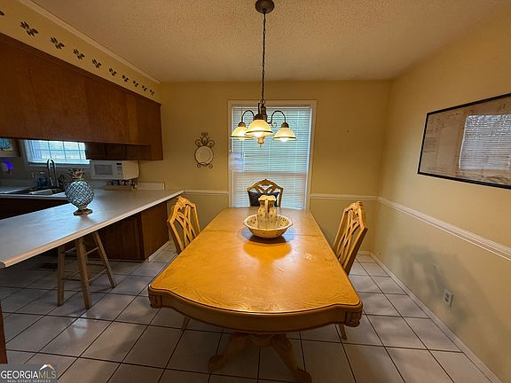 4th image of 3104 White Oak Rd