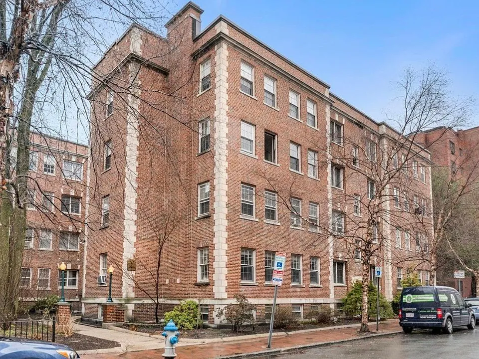 21 Chauncy St #3B