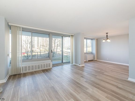 2nd image of 1 Claridge Dr #114