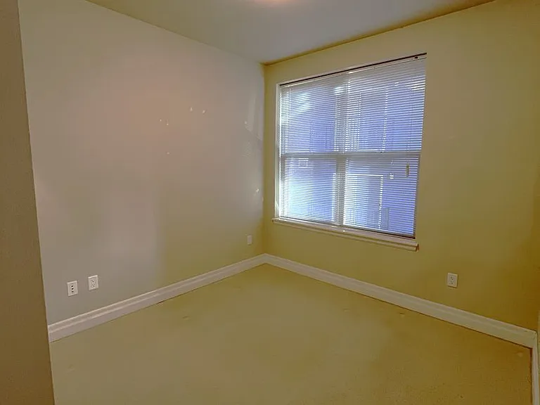 910 Harris Ave #408 — Photo 9