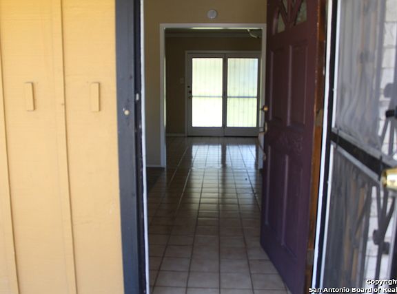 3rd image of 5015 Fairford Dr