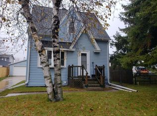 1410 S 37th St, Manitowoc, WI 54220