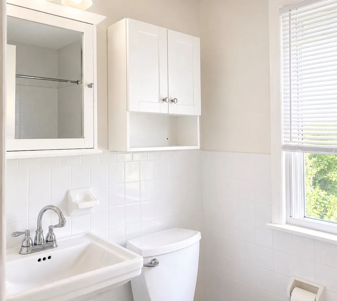 4 bed, 1.5 bath, 1620 sqft, $3,200 — Photo 3